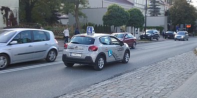 17-latkowie dostaną „prawko”. Nowe przepisy stawiają twarde warunki