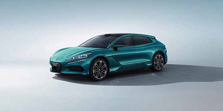 Chińskie Porsche za pół miliona.  Denza Z9 GT